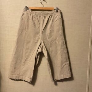 Croft & Barrow Women's Tan Capris